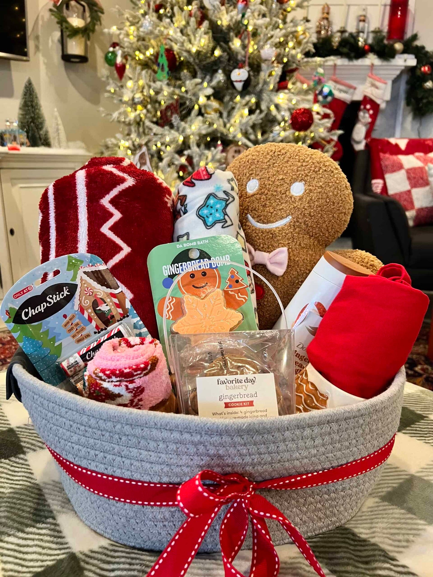 Festive Feels bookish baskets - small