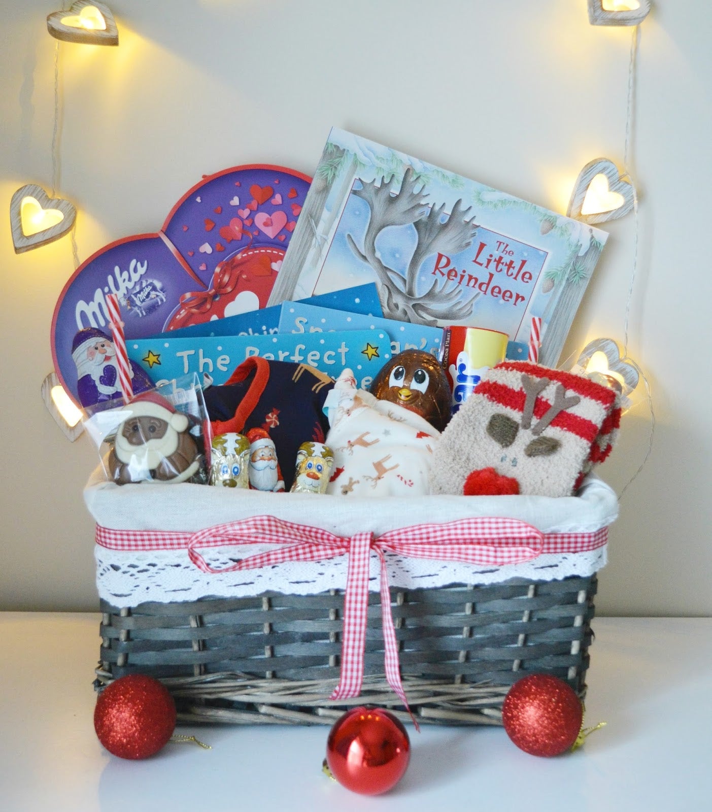 Festive Feels bookish baskets - small